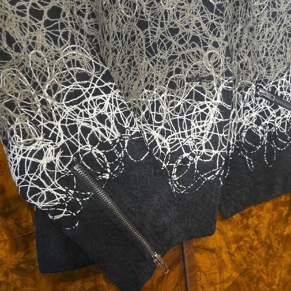 EUC Multiples Petite Large Blazer - Picture 3 of 11